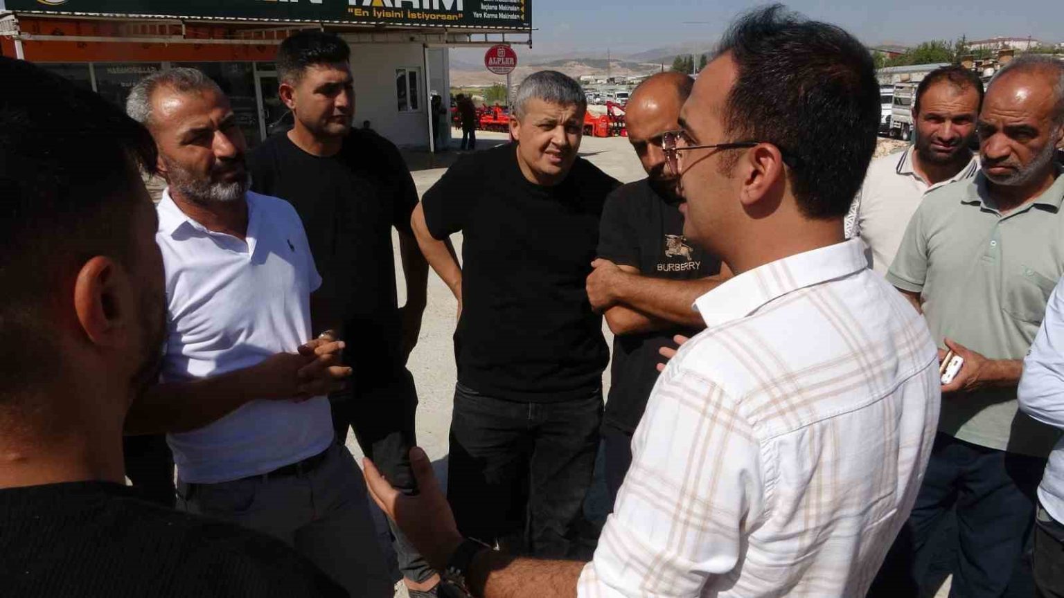 adiyamanda-esnaflarindan-kantar-zorunluluguna-tepki