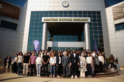 adu-oryantasyon-programlari-suruyor
