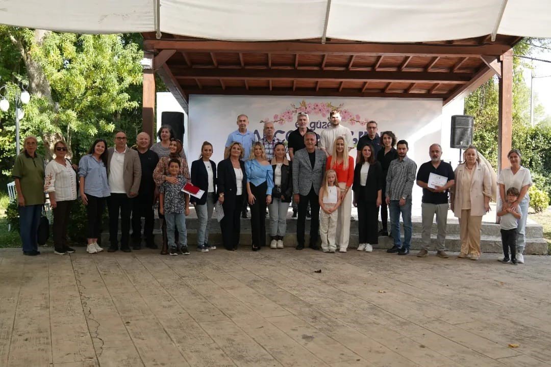 atakumun-en-guzel-balkon-ve-bahce-sahipleri-odullerini-aldi