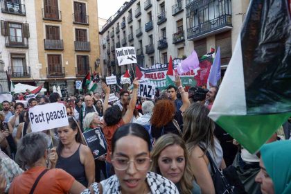 avrupada-yuz-binlerce-kisi-israilin-sumud-filosuna-mudahalesini-protesto-etmek-icin-sokaklara-cikti