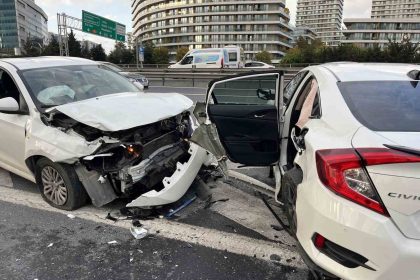 bagcilar-tem-otoyolunda-kaza-4-yarali