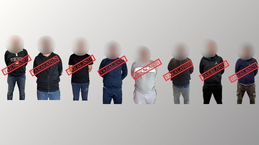 bakan-yerlikaya-kirmizi-bultenle-aradigimiz-6-ulusal-seviyede-aradigimiz-2-sucluyu-ulkemize-getirdik