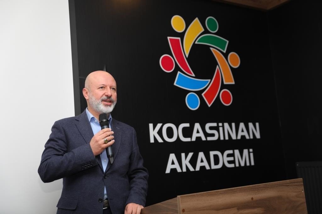 baskan-colakbayrakdar-sosyal-tesislerle-kocasinana-deger-katiyoruz