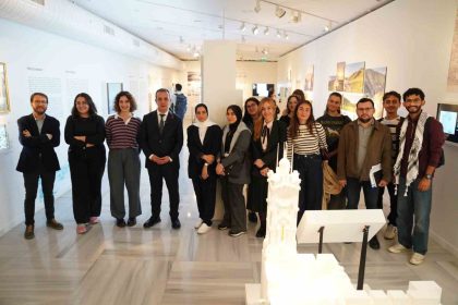 beyoglunda-kusbakisi-filistin-sergisine-ozel-tur-duzenlendi