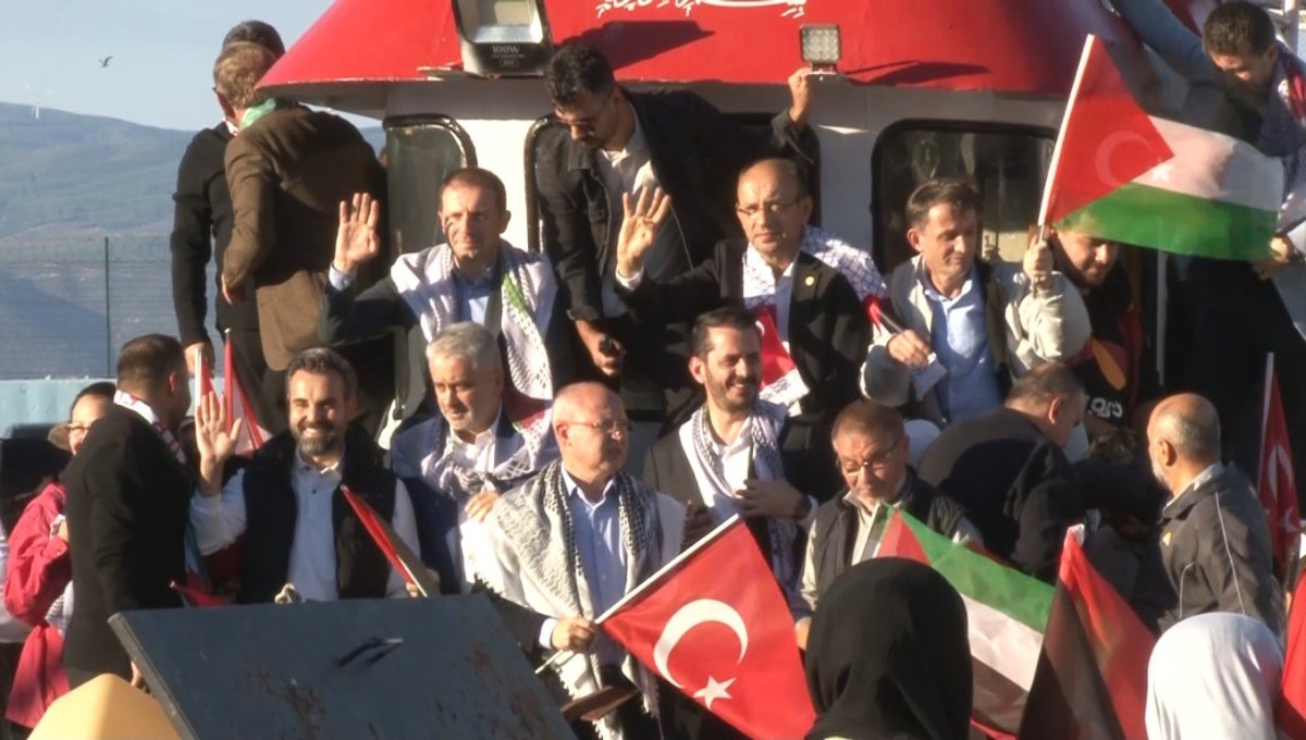 bursada-filistine-destek-icin-tekneler-denize-acildi
