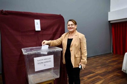 didim-belediyesi-kadin-meclisi-ilk-genel-kurulunu-gerceklestirdi