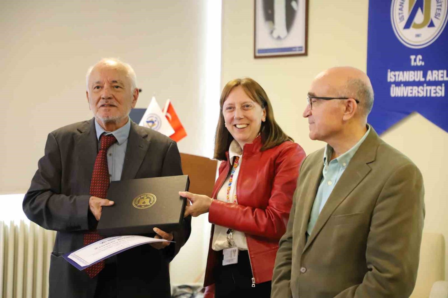 duayen-gazeteci-yazar-haluk-sahin-dijital-cagin-risklerini-anlatti