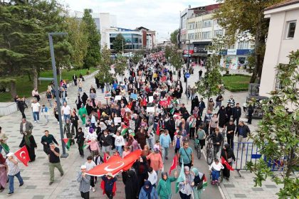 duzcede-yuzlerce-kisi-filistine-destek-icin-bulustu