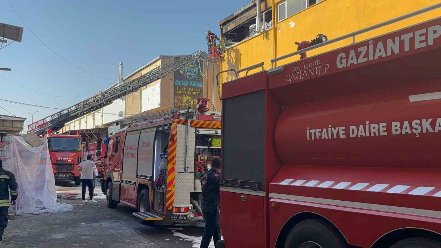 gaziantepte-gida-isletmesindeki-yangin-sonduruldu