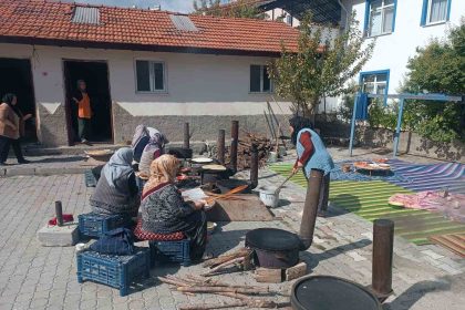 hisarcikta-kadinlar-gazze-icin-seferber-oldu