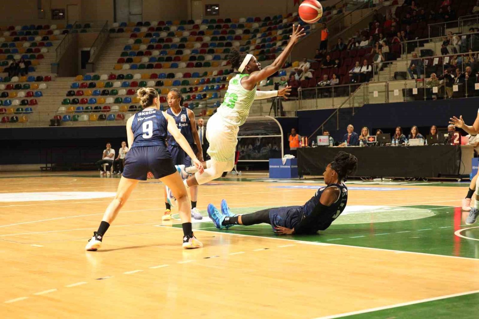 kadinlar-basketbol-super-ligi-kocaeli-kadin-basketbol-79-nesibe-aydin-85