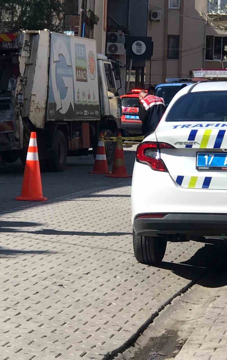 kamyonun-carptigi-yasli-adam-hayatini-kaybetti