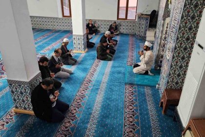 koycegizli-vatandaslar-sabah-namazinda-bir-araya-geldi