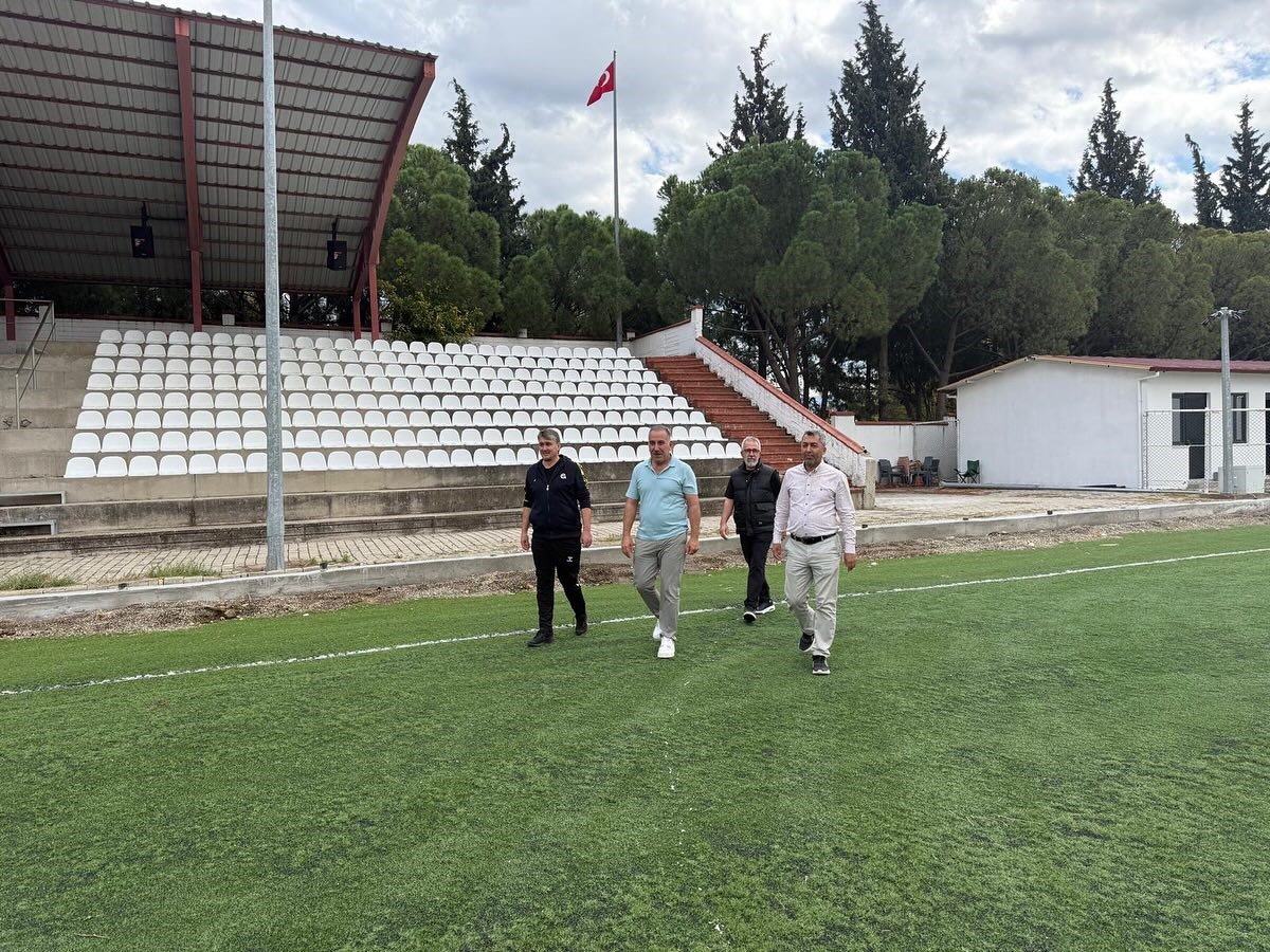 kuyucak-ilce-stadyumu-yenileme-calismalari-suruyor