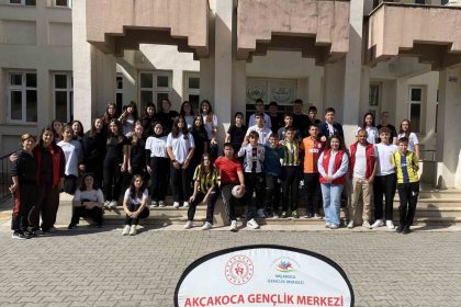 liselilere-spor-oyunlari-ile-tanitim-suruyor