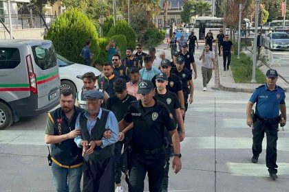 muhtarlik-kavgasinda-gozaltina-alinan-56-sahis-adliyeye-sevk-ediliyor