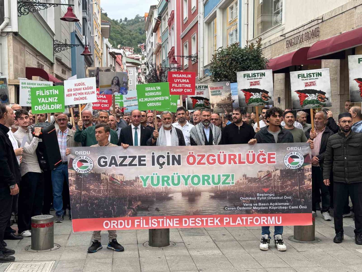 orduda-gazze-icin-ozgurluge-yuruyoruz-etkinligi