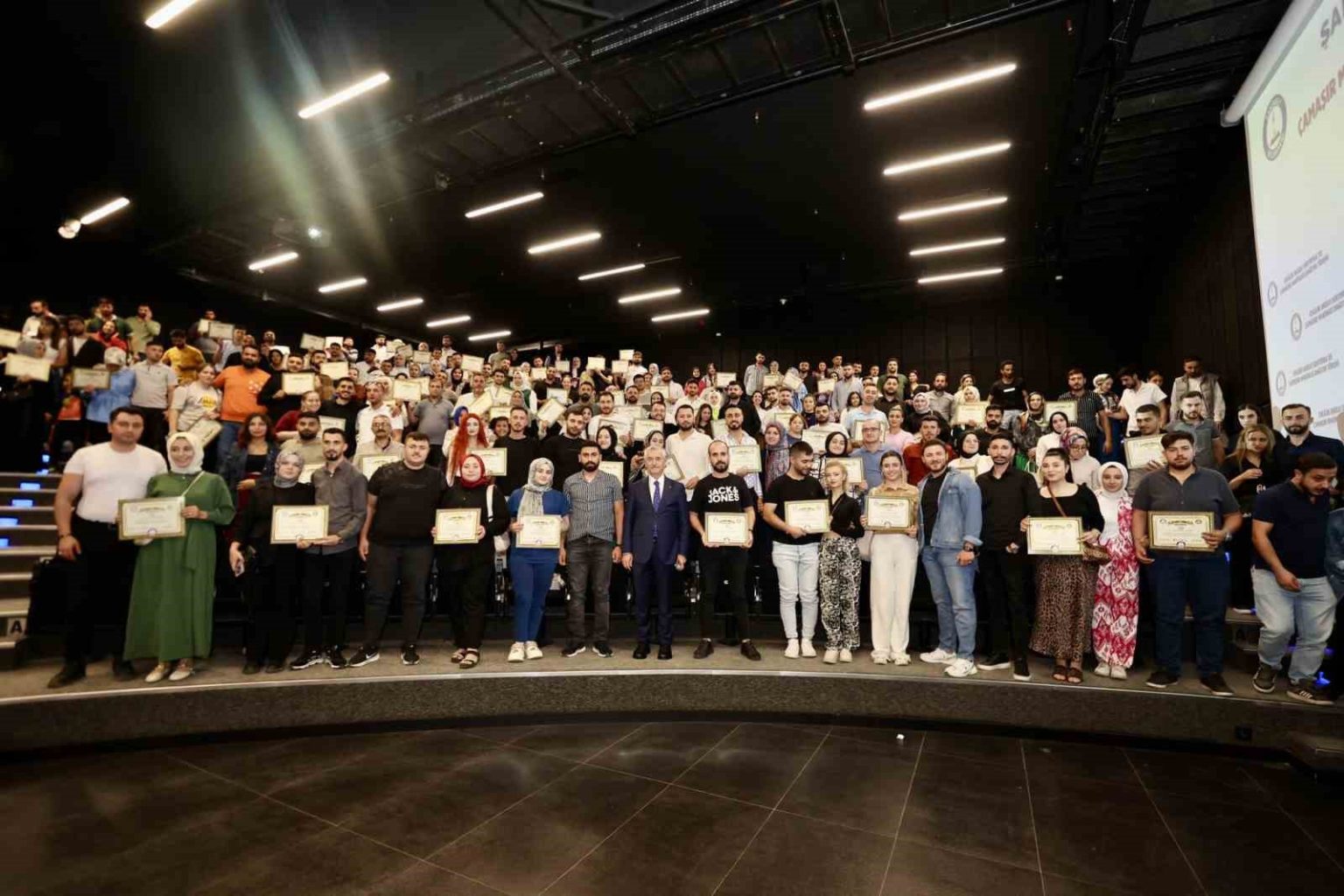 sahinbey-belediyesi-evlilik-okulunda-366-cift-daha-sertifika-aldi