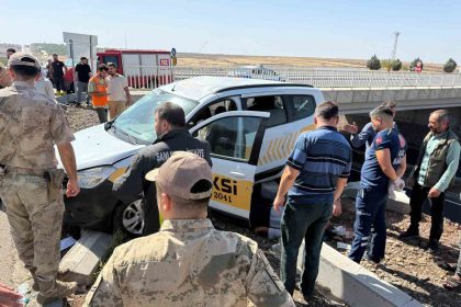 siverekte-hastane-kavsaginda-kaza-4-yarali