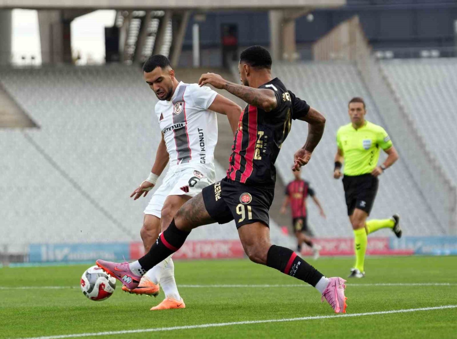 trendyol-super-lig-fatih-karagumruk-0-gaziantep-fk-0-mac-devam-ediyor