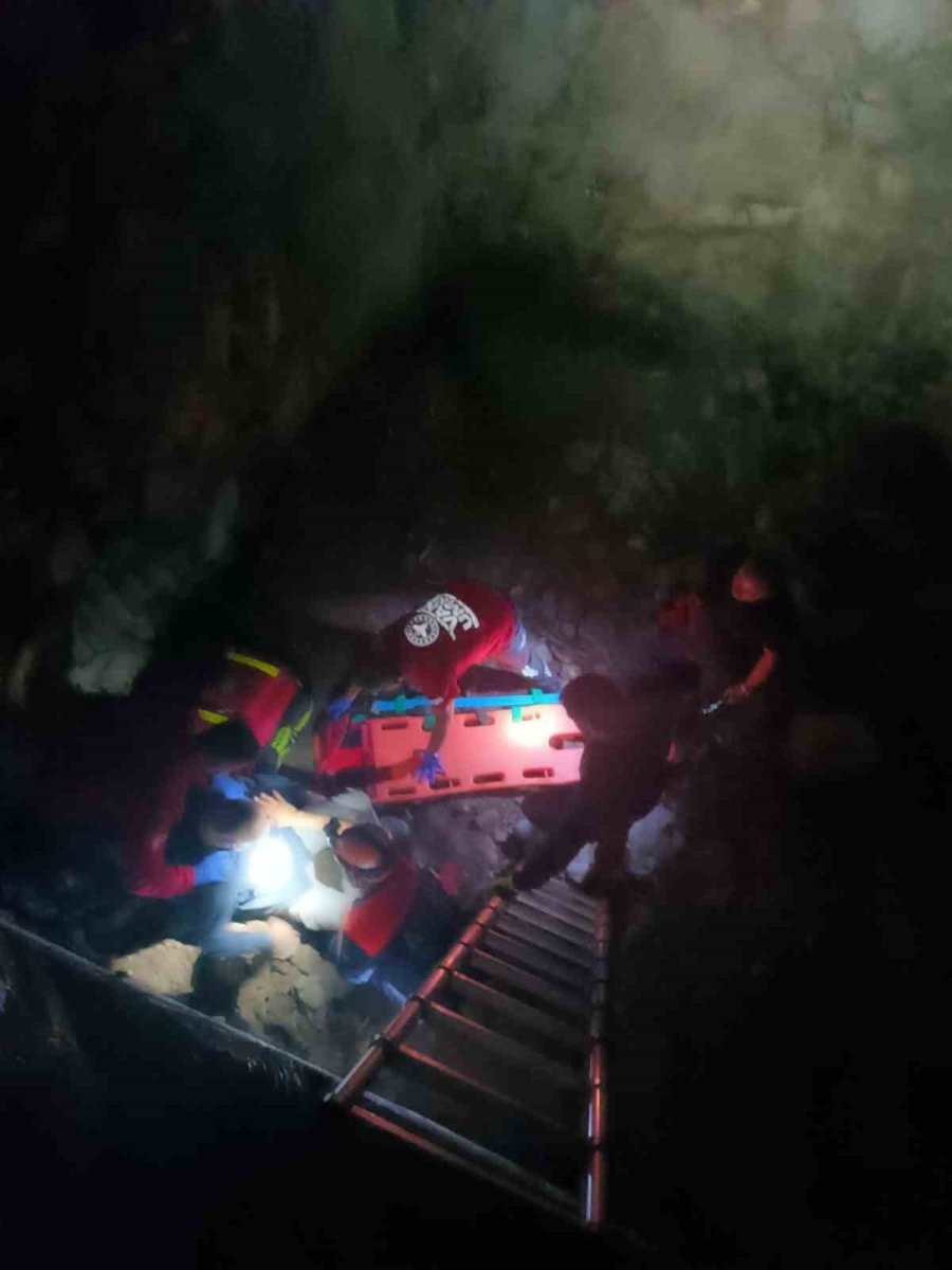 van-kalesinden-dusen-alman-turist-yaralandi