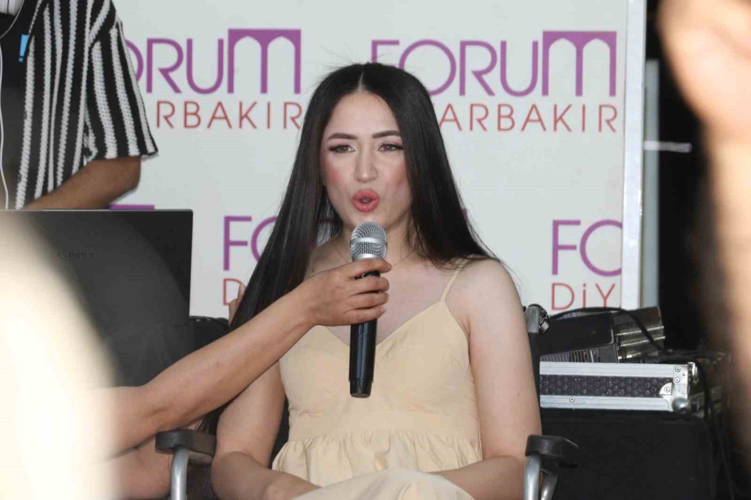 yillardir-bugunu-hayal-ediyordu-mutlu-kaya-10-yil-sonra-sahneye-cikti