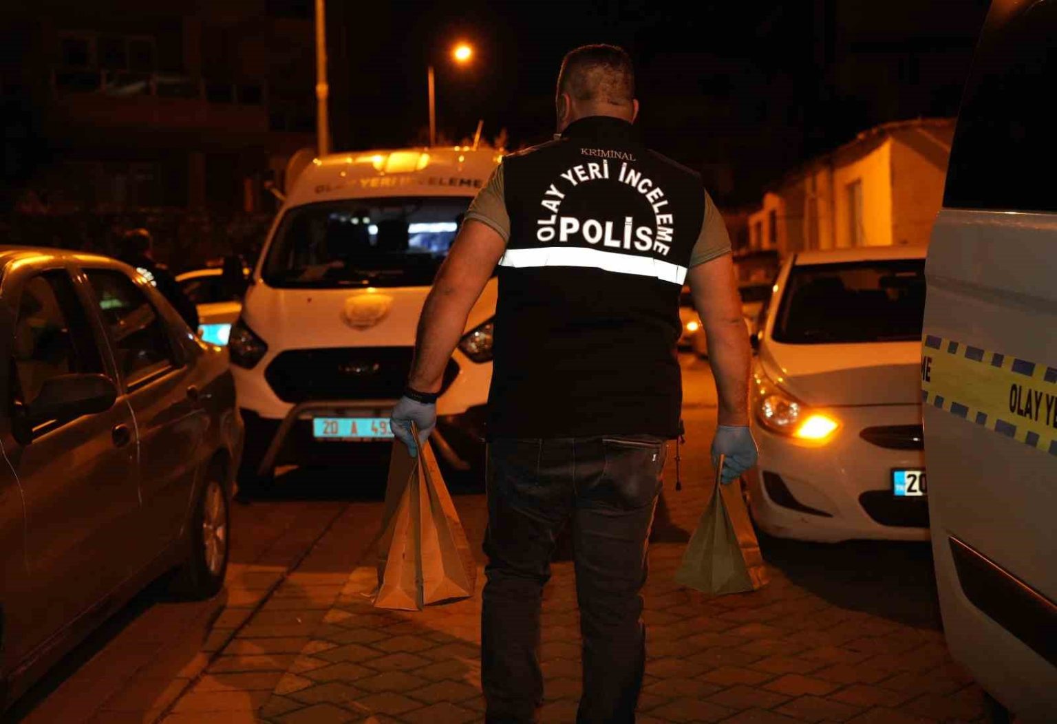 1-ay-once-evlendigi-esini-oldurdukten-sonra-ayni-tufekle-intihar-etti