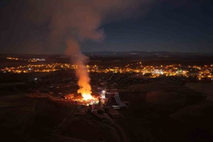650-ton-saman-balyasi-kundaklandi-yaklasik-maddi-zarar-2-milyon-lira