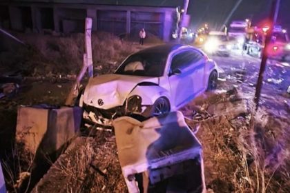 aracta-sikisan-surucu-kurtarildi