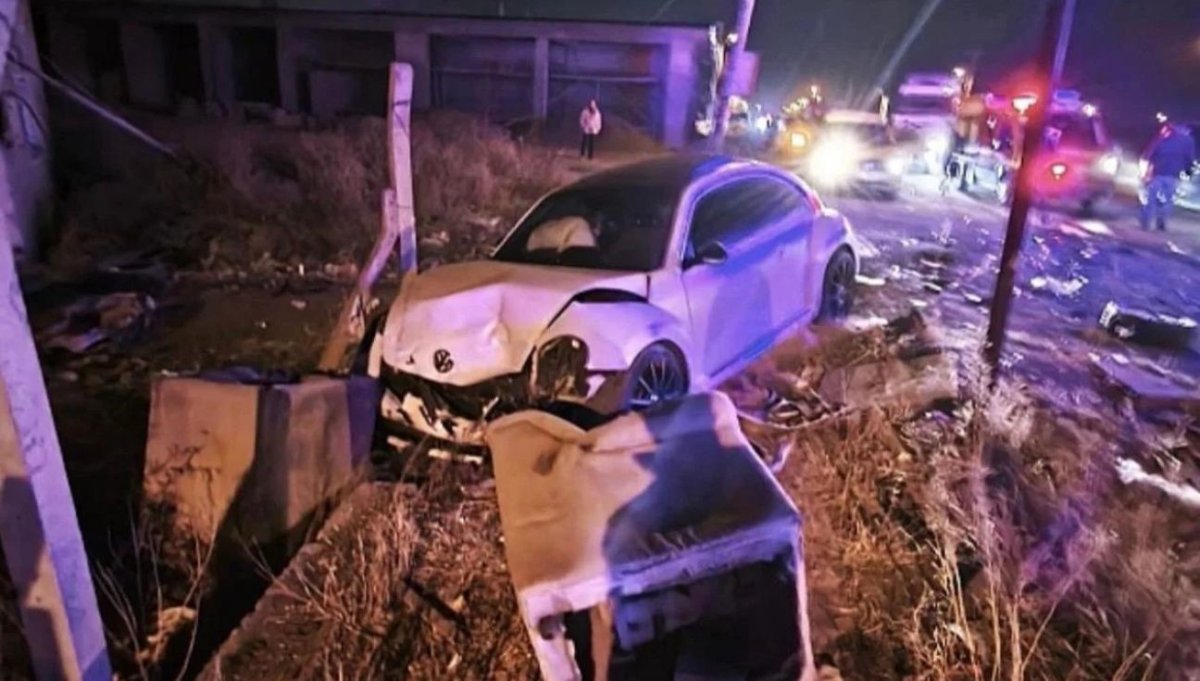 aracta-sikisan-surucu-kurtarildi