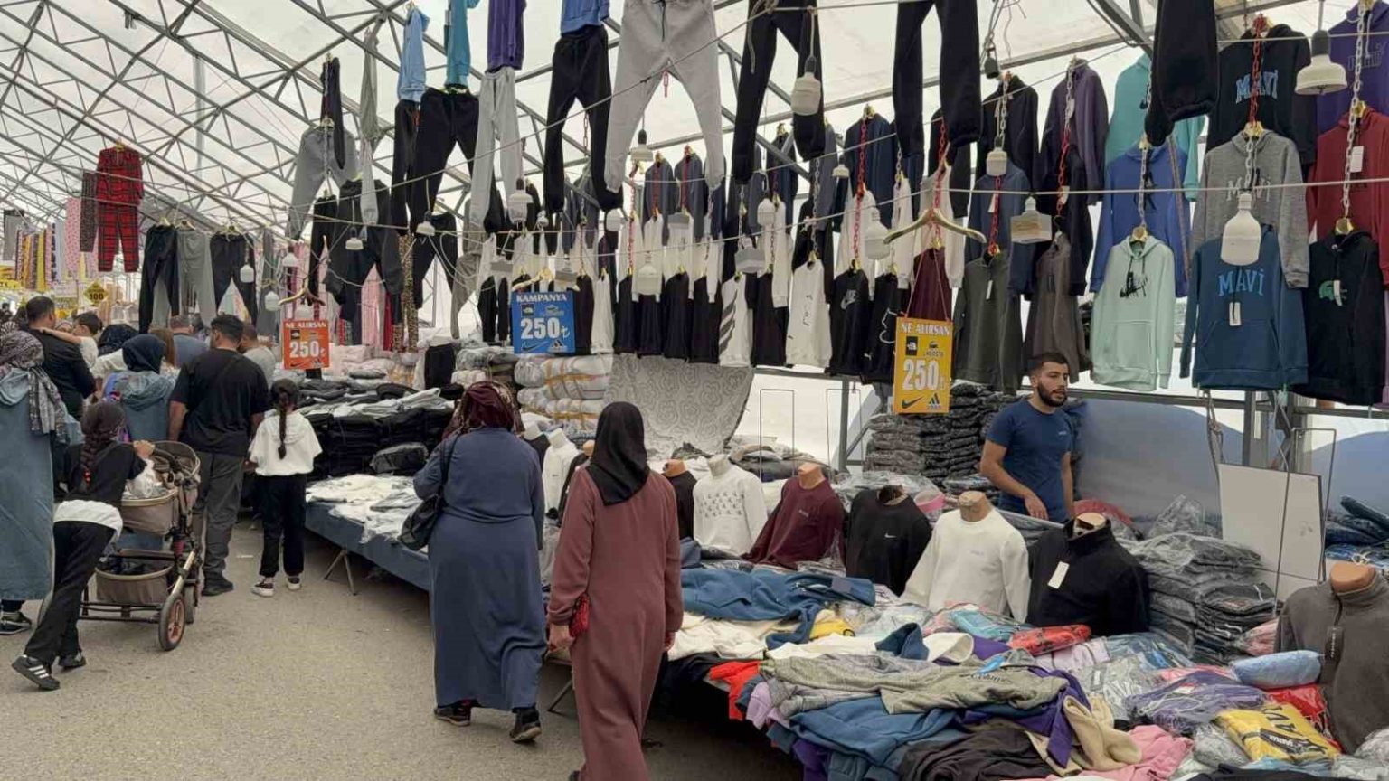 asirlik-zile-panayirinda-satisa-sunulan-taklit-urunler-tepkilere-neden-oldu