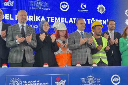bakan-kacir-tekirdagda-model-fabrikanin-temelini-atti