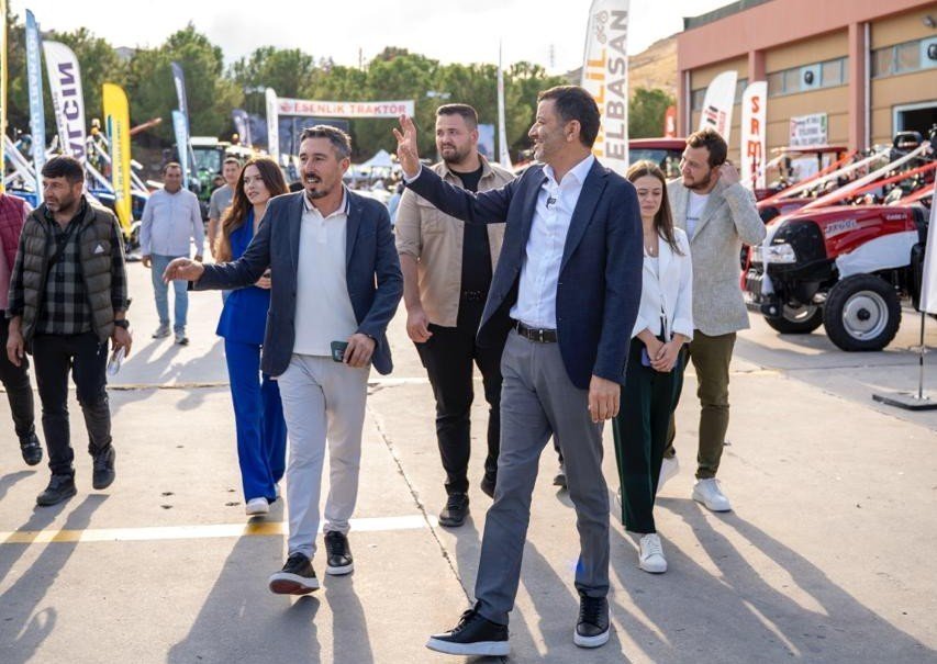 baskan-cavusoglu-denizli-tarfu-2025de-ureticilerle-bulustu