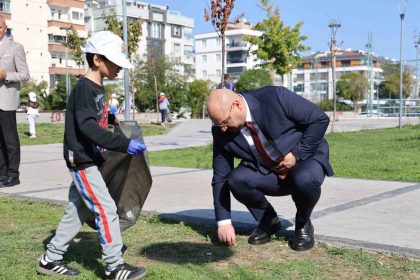 baskan-turkel-ogrencilerle-cop-topladi