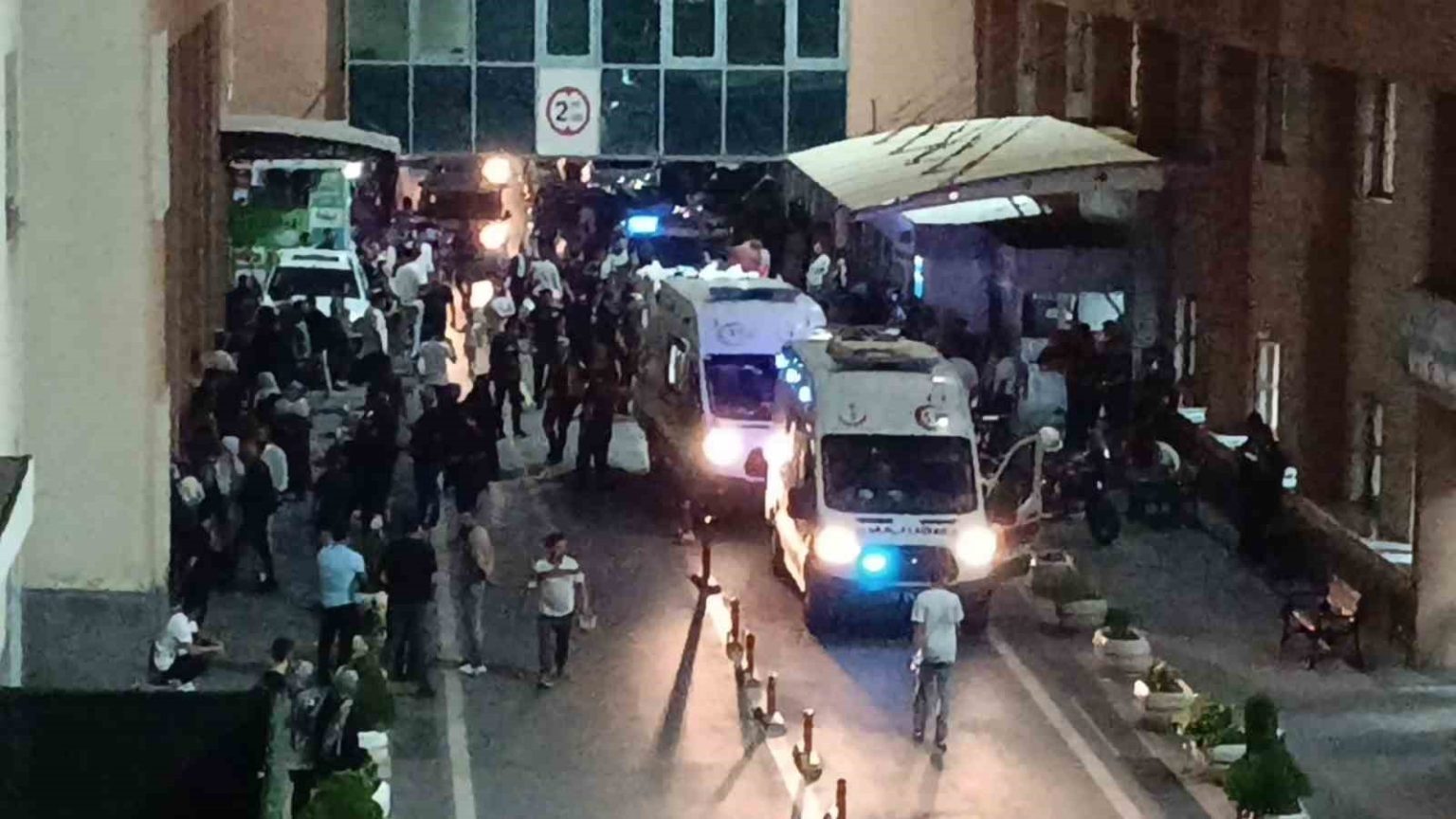 batmanda-trafik-kazasi-sonrasi-bicakli-kavga-2-yarali