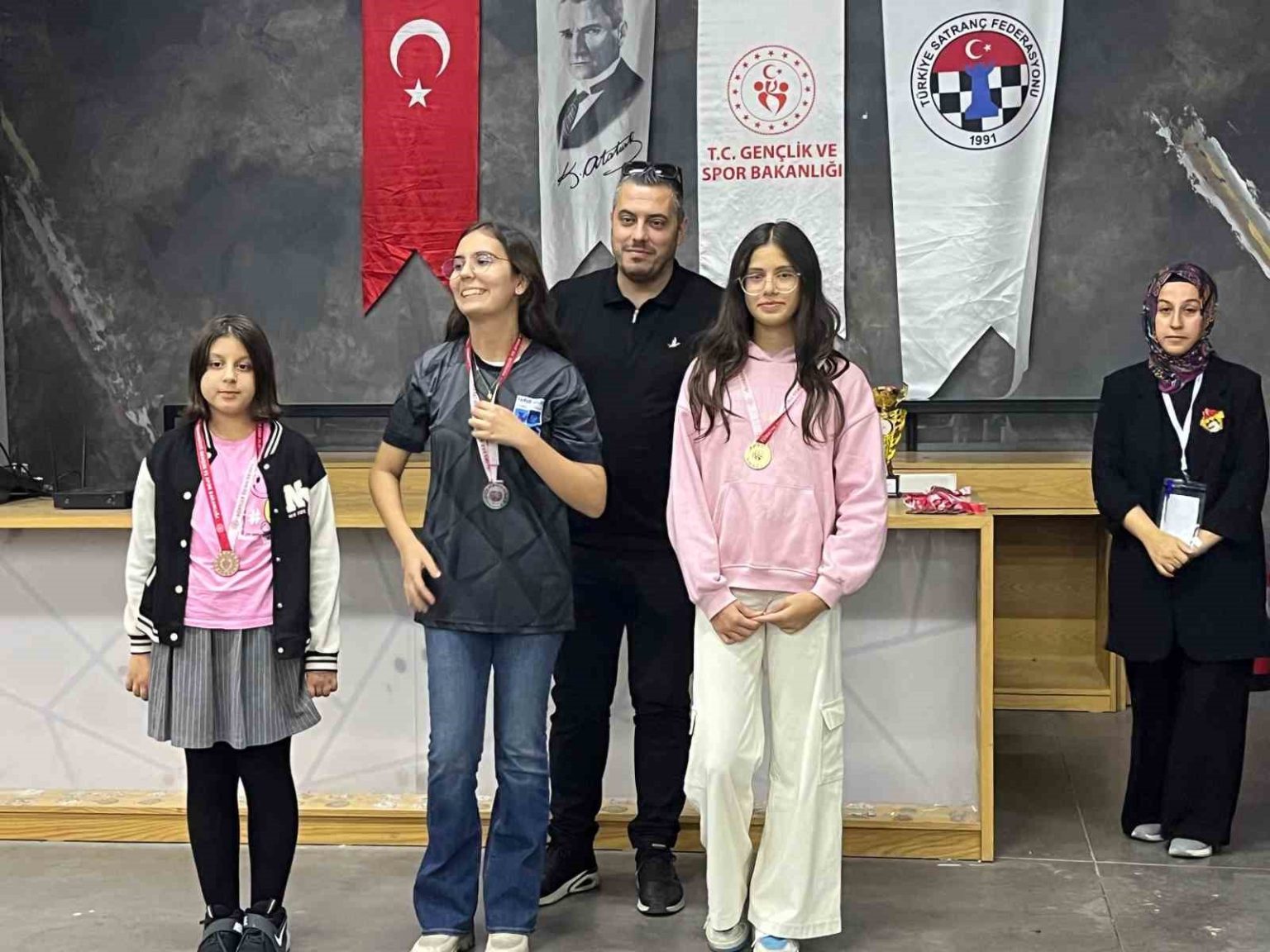 cesme-belediyespor-genc-satranccilarindan-gururlandiran-basari