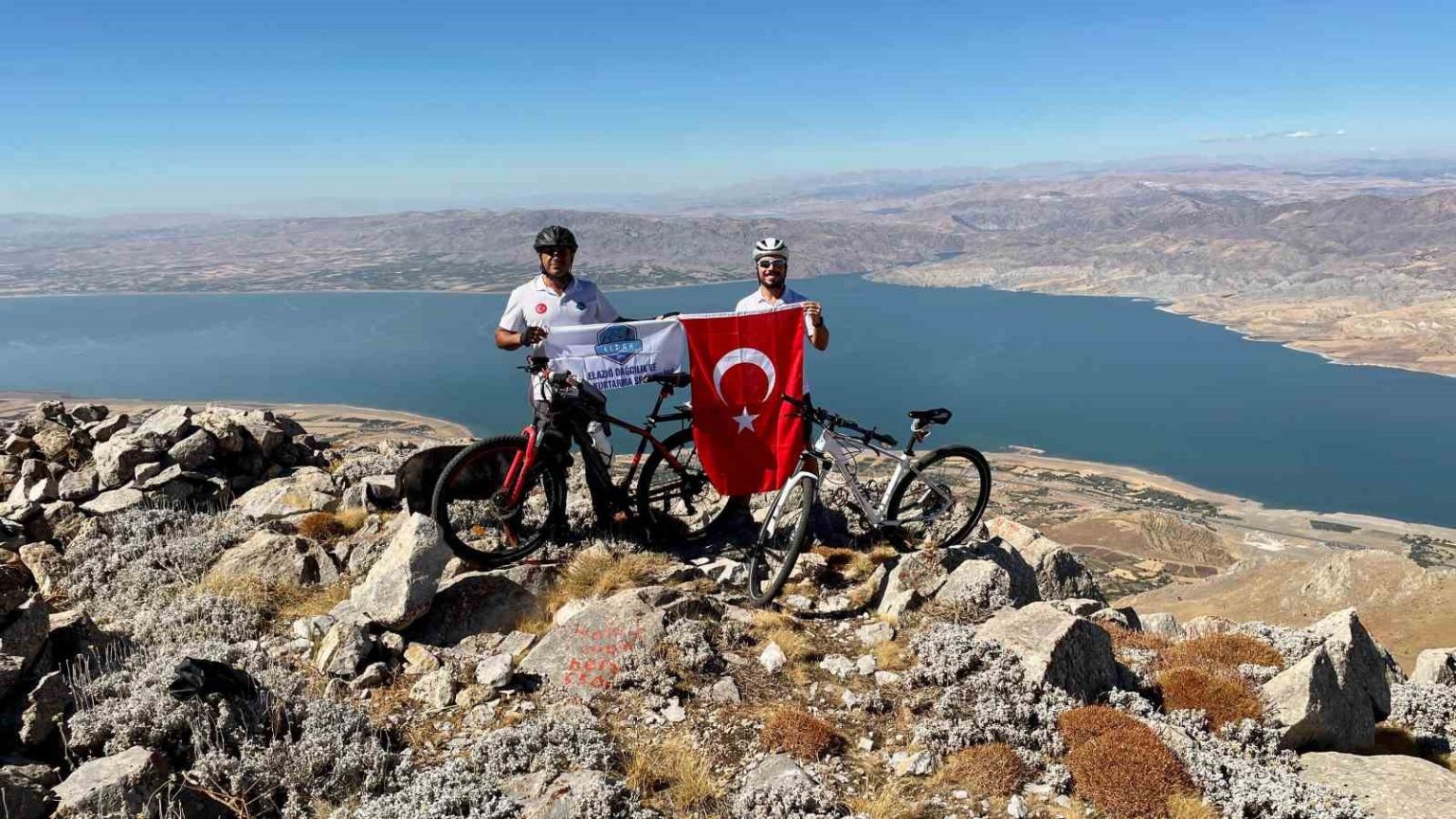 elazigda-2-bin-100-metrelik-mastar-dagina-bisiklet-tirmanisi