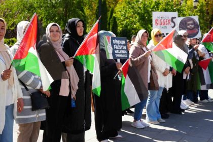 erzurumlu-kadinlardan-gazzeye-destek
