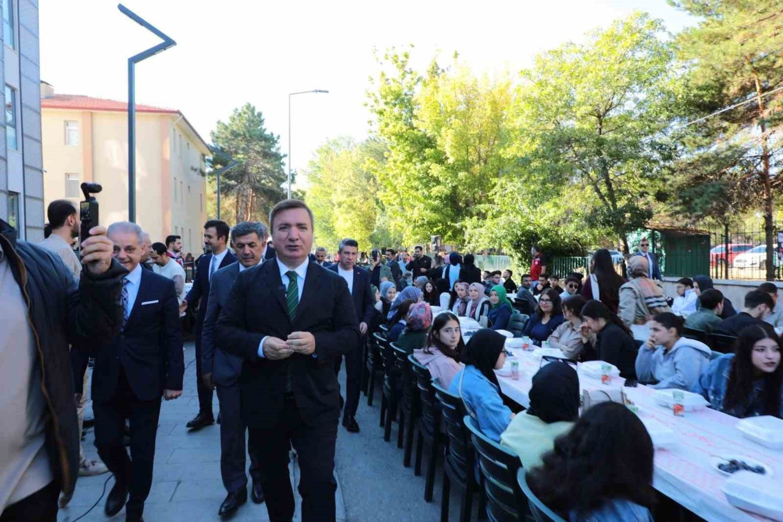 genclik-programi-kapsaminda-ebyu-ogrencilerine-847-kisilik-kontenjan-tahsis-edildi