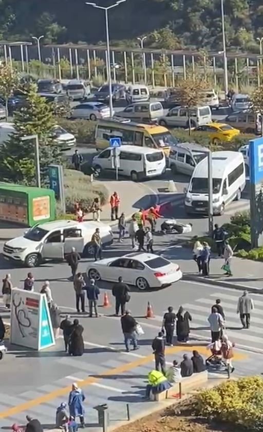 hastane-girisinde-kavga-taraflar-tekme-tokat-birbirine-girdi