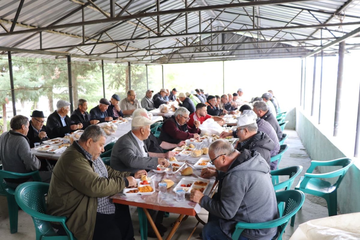 hisarcikin-seyhler-koyunde-guz-hayri