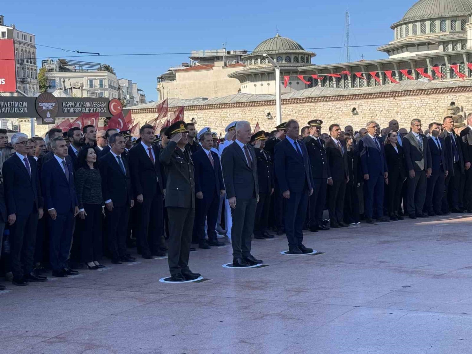 istanbulun-kurtulusunun-102-yil-donumu-kutlandi