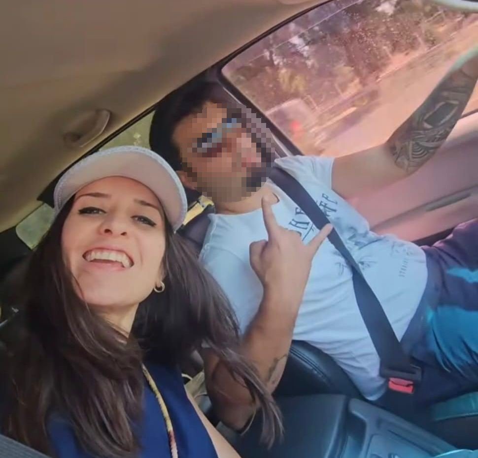 izmirde-bir-kadin-kocasinin-atesledigi-silahla-hayatini-kaybetti