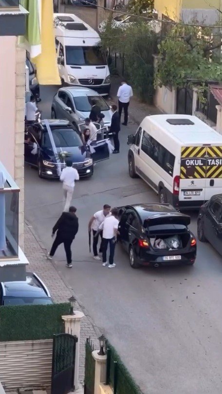 kartalda-gelin-alma-merasiminde-av-tufegi-ve-tabancalarla-havaya-ates-acildi