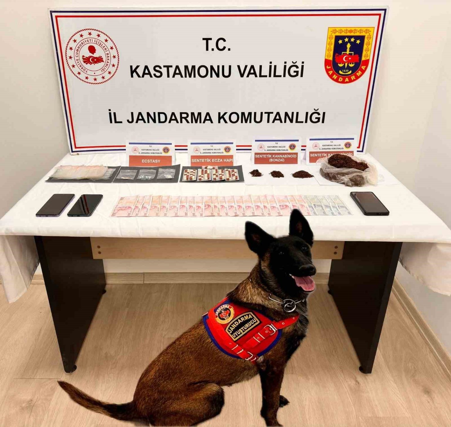kastamonuda-uyusturucuyla-yakalanan-saniklara-20-yila-kadar-hapis-cezasi-talebi