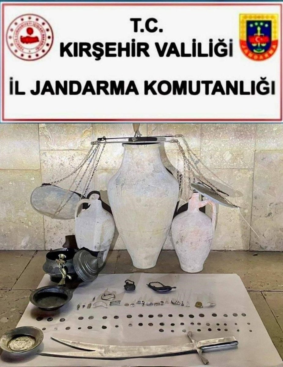 kirsehirde-tarihi-eser-kacakciligi-operasyonu-79-adet-tarihi-obje-ele-gecirildi