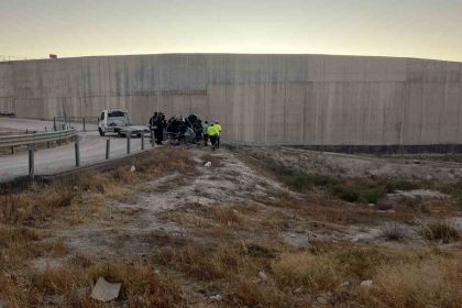 konyada-yol-kenarina-ucan-otomobilin-surucusu-hayatini-kaybetti