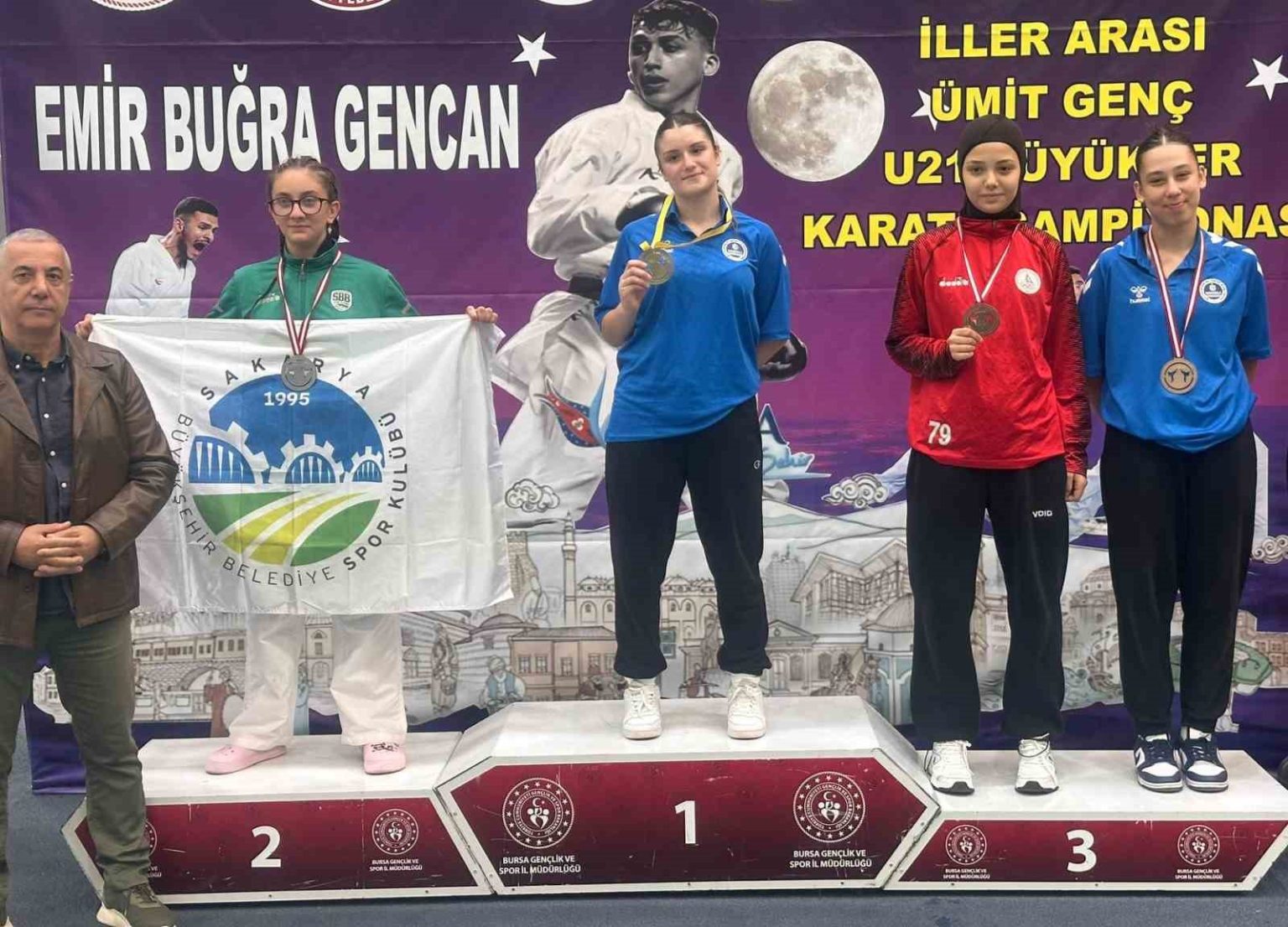 korfezli-karateciler-bursadan-madalyayla-dondu