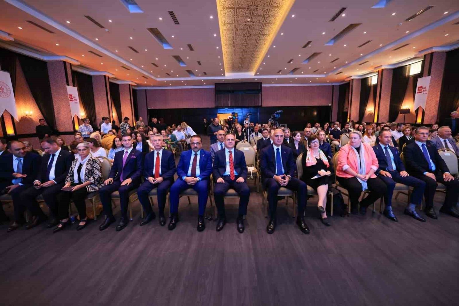 kultur-ve-turizm-bakani-ersoy-9-bin-kultur-varligi-geri-iade-edildi