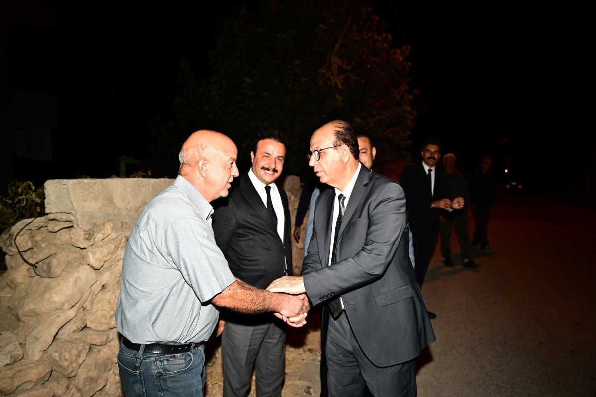 mahalle-mahalle-gezen-baskan-sorunlara-yerinde-cozum-uretiyor